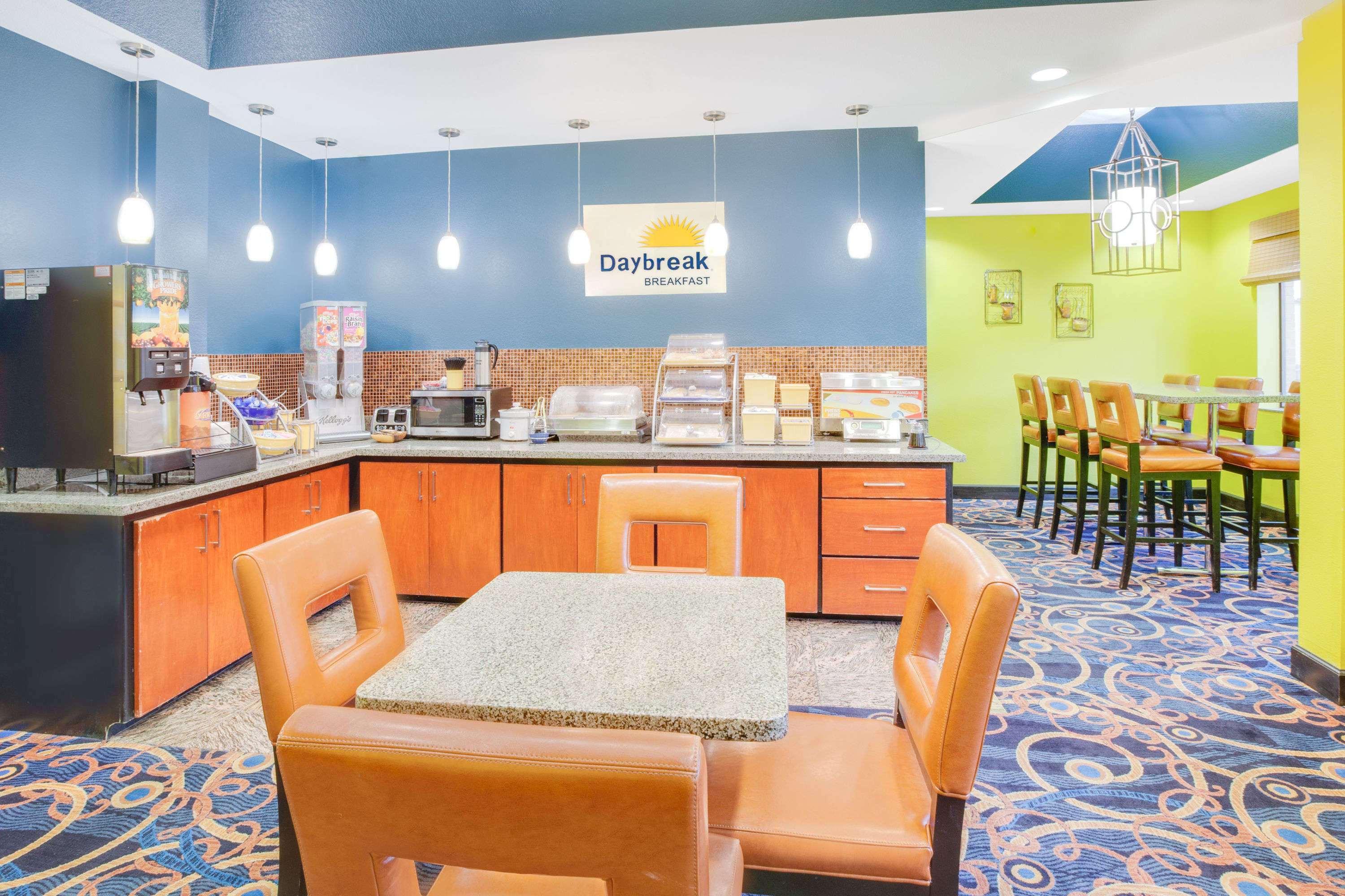 Days Inn & Suites By Wyndham Russellville Exterior foto
